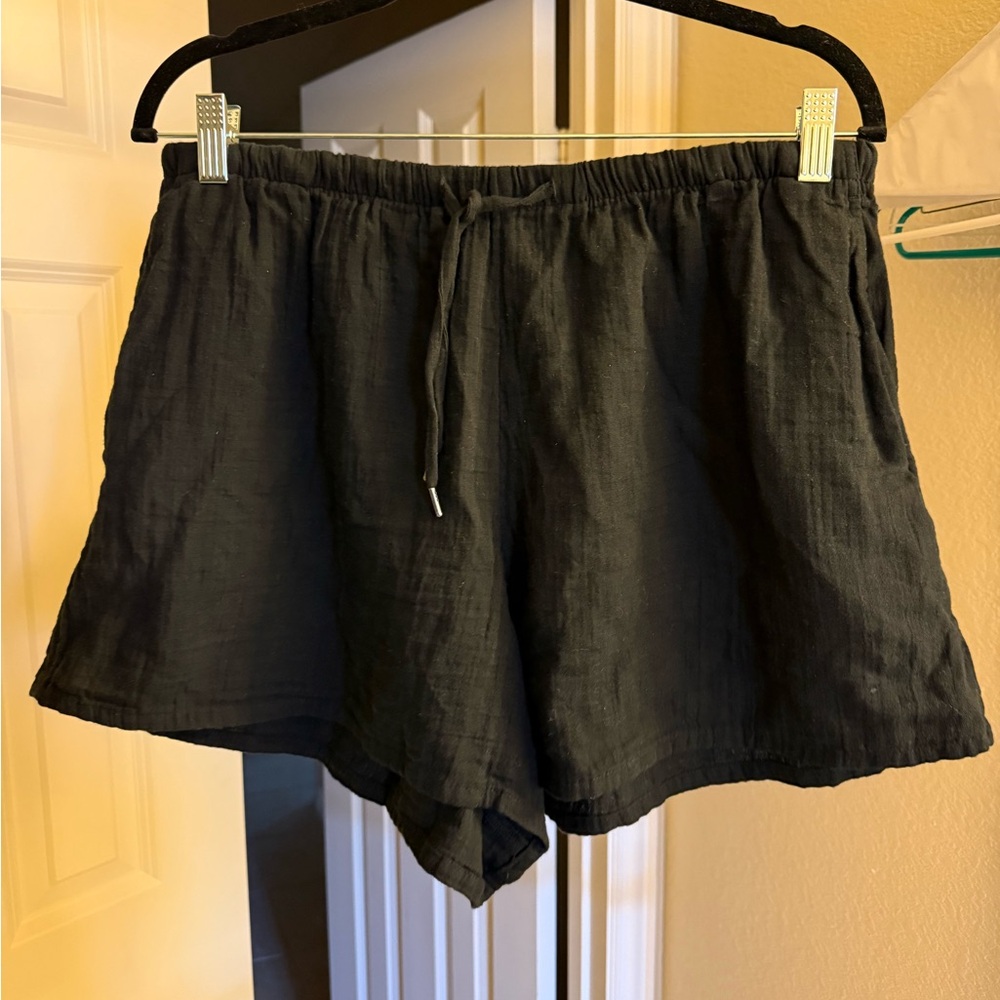 GAP Women's High Waist Black Shorts